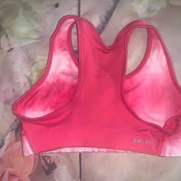 Nike pink sports bra - Picture 3 of 3